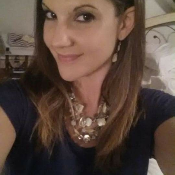 Meet your Posher, Alexis - Picture 6 of 11